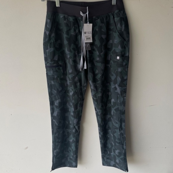 Figs Scrubs Yola FREEx Lined Slim Scrub Pant - Picture 6 of 13